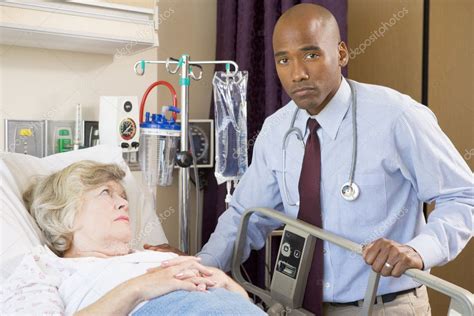 Doctor Checking Up On Patientlooking Serious — Stock Photo