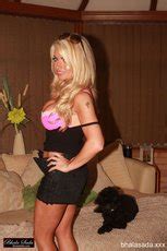 Sexy Blonde Babe Unveils Her Big Boobs While Posing 15 Photos