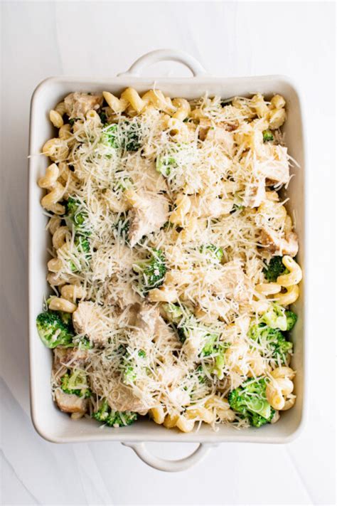 Easy Chicken Broccoli Alfredo Bake The Novice Chef