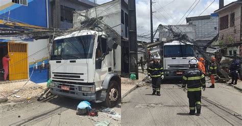 Zona10 Caminhão arrasta fiação e poste cai em cima do veículo em Maceió