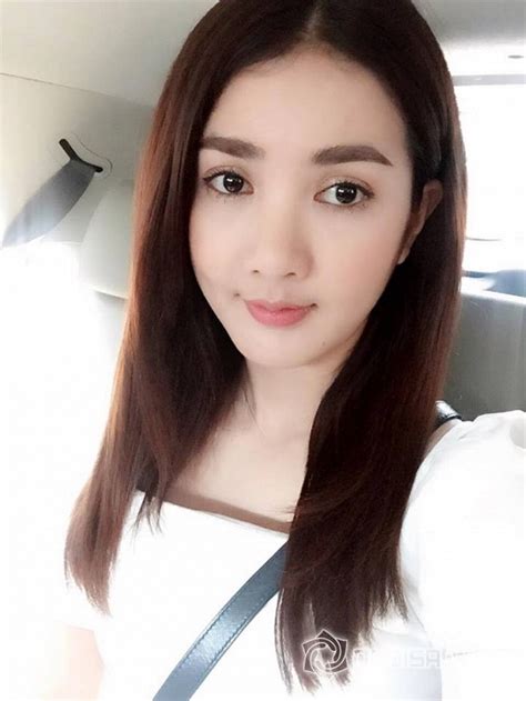 Hot girl và hot boy Việt 27 9 Phan Thành vẫn muốn níu kéo Midu gia đình Huyền Lizzie hạnh phúc