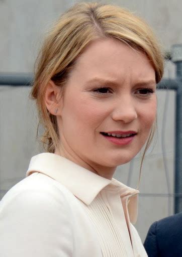 Mia Wasikowska Hot Bikini Image Gallery Images Photos Pics Cinemagigs