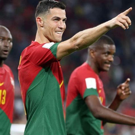 Lương Thùy Linh được khen ngợi khi thay hot girl bình luận World Cup Sao việt Việt Giải Trí