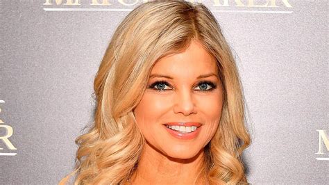 Donna D Errico Unveils Her Timeless Bikini Physique A Must Watch