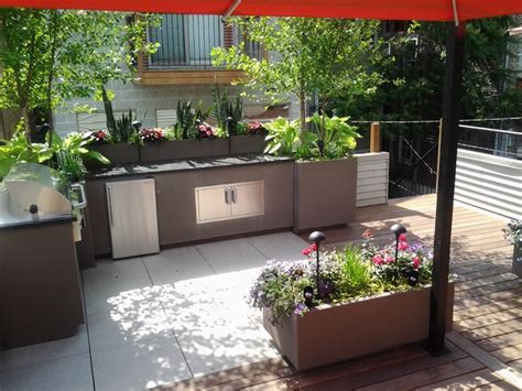 Small Chicago garage rooftop - Contemporary - Patio - Chicago - by ...