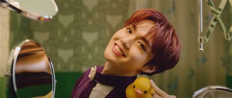 treasure rompe la realidad en el video teaser de  treasure