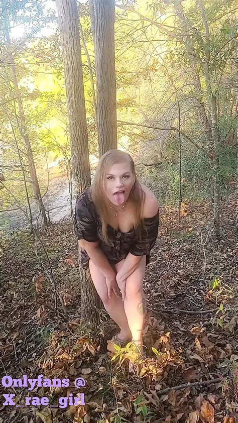 Milf Paffuta Dalla Bella Faccia Fa Esibizionismo Tette E Stuzzica In Pubblico All Aperto Parte 2