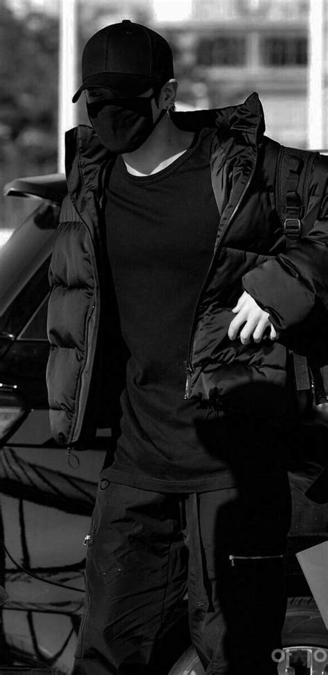 Downloaden Btsjungkook Niedlich Ganz In Schwarz Wallpaper