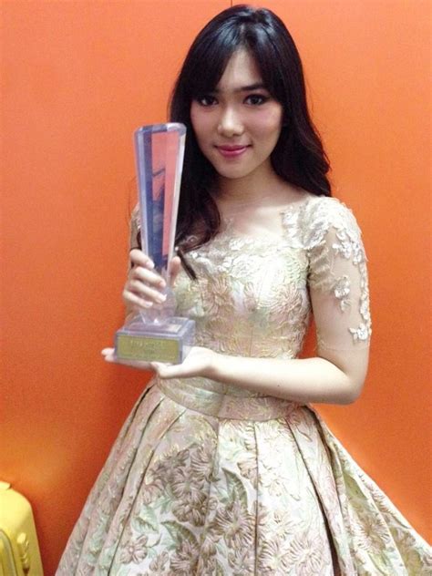 Halaman Unduh Untuk File Gambar Isyana Sarasvati Gambar Isyana Sarasvati Hot Yang Ke