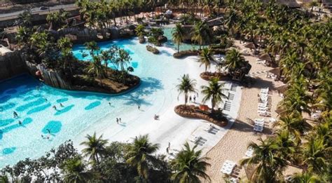 Natal e Réveillon do Hot Beach festas ao ar livre e parque exclusivo para hóspedes Qual Viagem