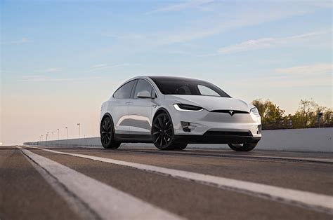 Tesla Models S And X Get Supercharging Speed Boost 1 000 Mph Virtually