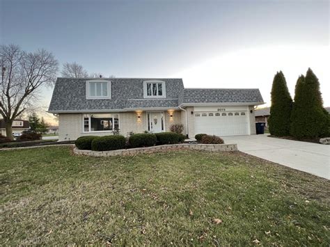 Darien, IL Real Estate - Darien Homes for Sale | realtor.com®