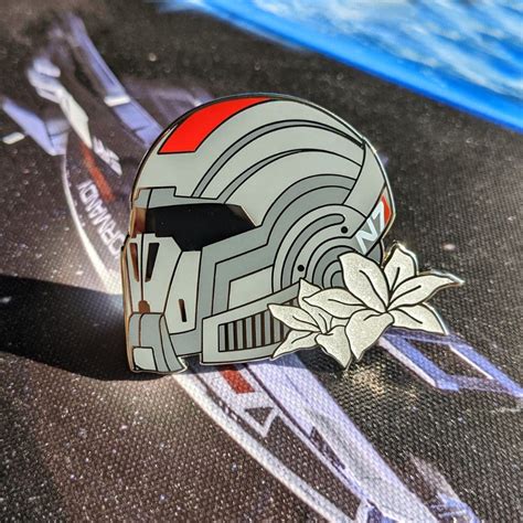 Commander Shepard Helmet Pin - Etsy