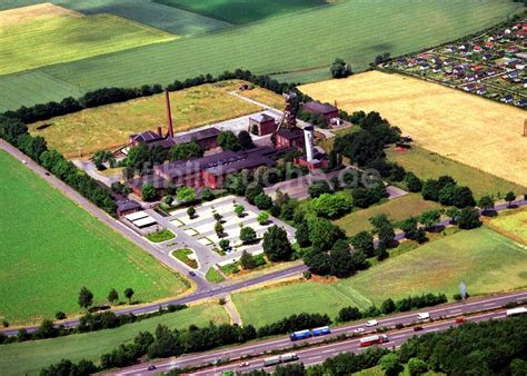 Luftaufnahme Moers Förderanlagen und Bergbau Schacht Anlagen am