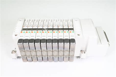 Preview: SMC VV5QC1-LNO096, VQC1A01N-51, Ventilinsel mit 10 Magnetventilen