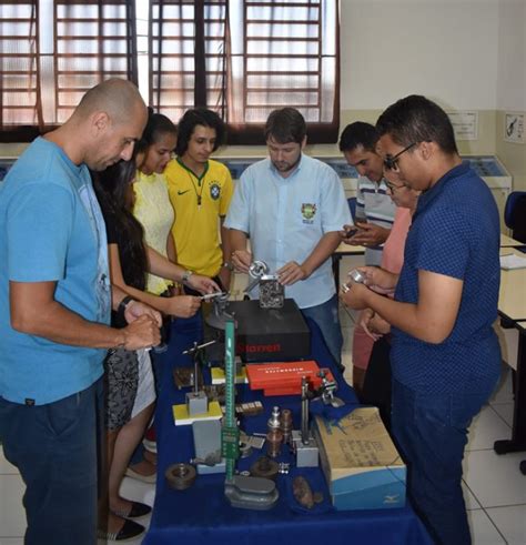 Escolas do Trabalho abrem 137 vagas em quatro áreas em Taubaté Vale