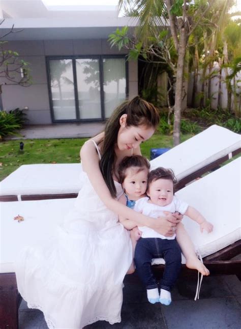 Cuộc sống của những hot girl nổi tiếng nhờ vòng 1 khủng giờ ra sao