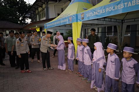 Safari Ramadhan Ke Jajaran Kapolrestabes Surabaya Beri Taliasih Untuk