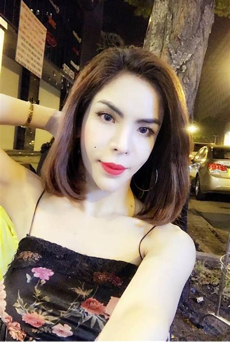 Hot girl chuyển giới Linda sexy trước khi mặt bị biến dạng
