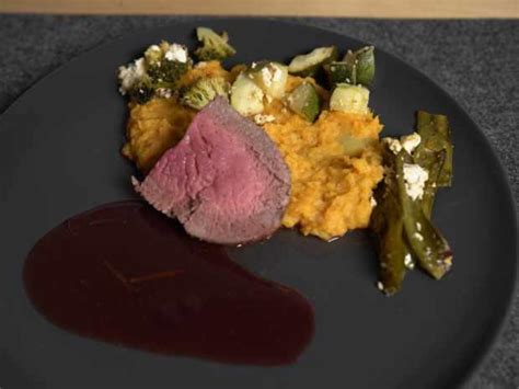 Rinderfilet Mit Rotweinsauce S Kartoffelstampf Und Gem Se Rezept