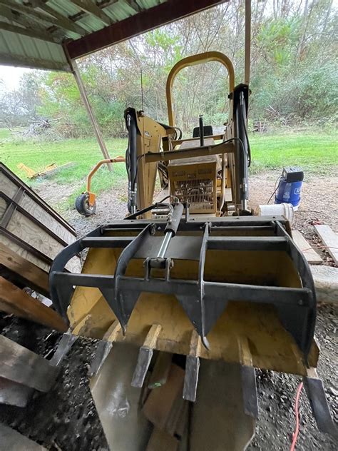 Struck Corp Magnatrac 4800 Mini Dozer - Outdoor Power Equipment