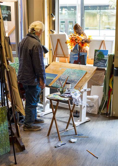 On the Grid : The Artist's Studio at MoDiv