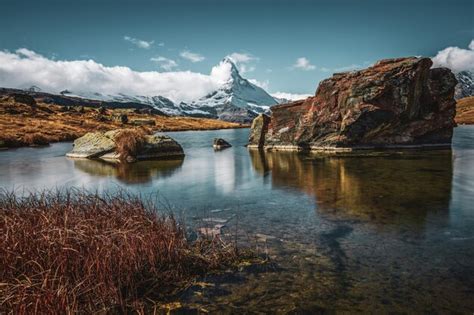 premium photo matterhorn reflection   lake stellisee switzerland