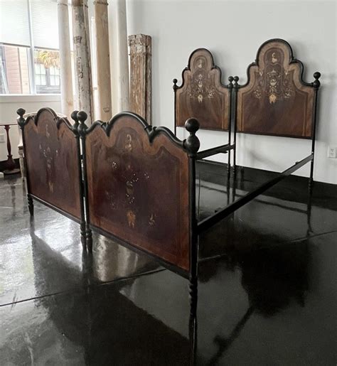 Antique Cast Iron Bed Frame Identification And Value Guide