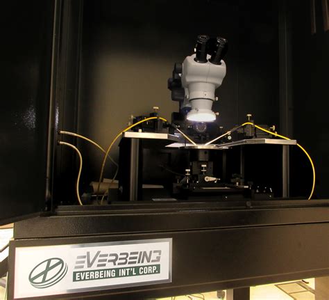 La UNSAM recibió un equipo para el desarrollo de memorias » Noticias UNSAM