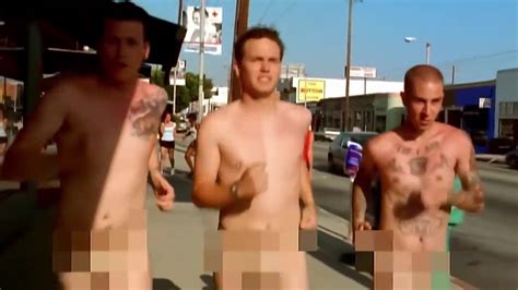 Auscaps Mark Hoppus Tom Delonge And Travis Barker Nude In What S My Age Again Music Video
