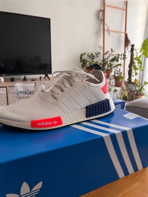 Nmd R1 Shoes Cloud White Off White Solar Red Men S Fashion Footwear Sneakers On Carousell