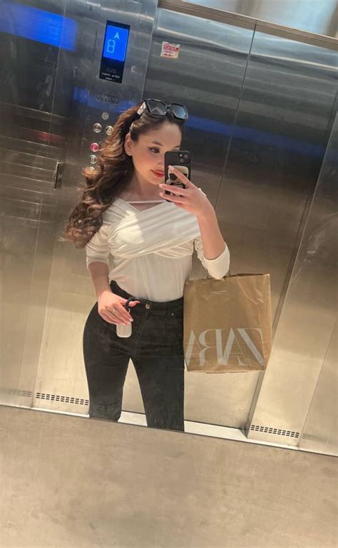 Angela Ravi Cam Model Free Live Sex Show Chat Stripchat