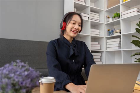 What is CX? A Guide to Customer Experience Essentials