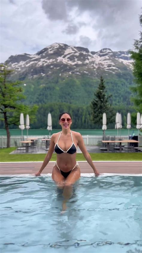 Nicole Scherzinger Shows Off Her Stunning Body In Black Bikini Cirrkus News