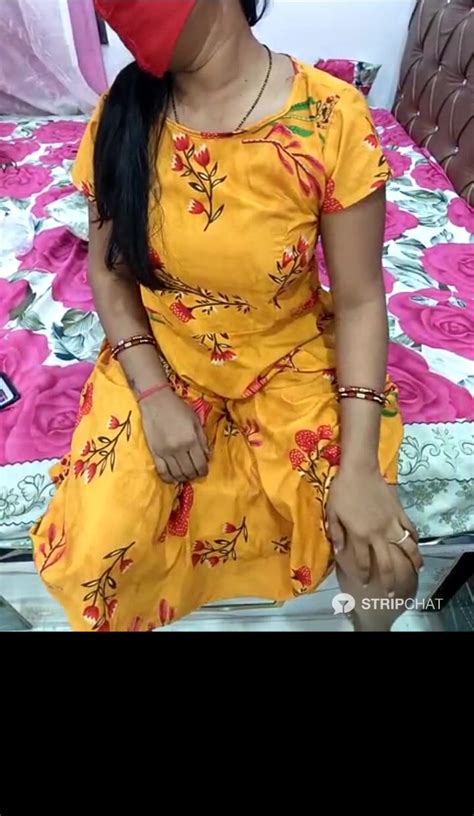 Geetahousewife 003 Stripping Nude