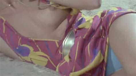 Naked Anna Maria Rizzoli In L Insegnante Al Mare Con Tutta La Classe