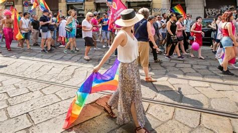 Flash Mob Colorato Contro L Affossamento Del Ddl Zan