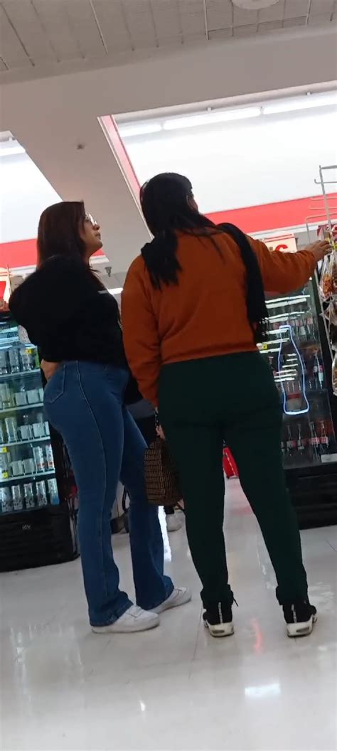 Latina Milf Jeans Oc Tight Jeans Forum