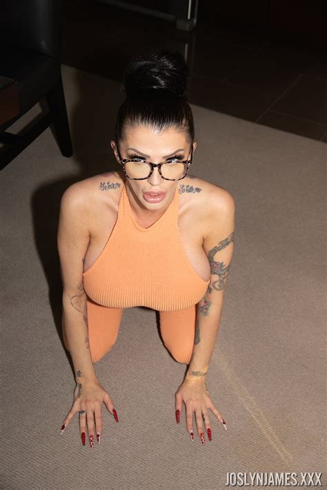 Curvy MILF Joslyn James Seduces In A Tight Costume Photos