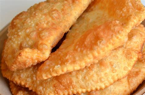 Как приготовить Чебуреки из говядины и свинины рецепт с фото