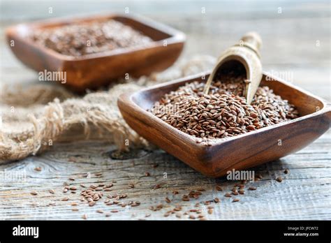 Square Wooden Bowl Hi Res Stock Photography And Images Alamy