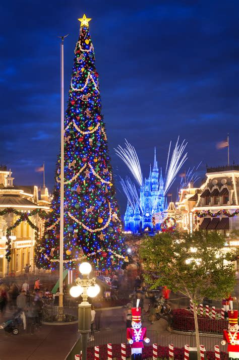 Christmas At Disney Decoration World