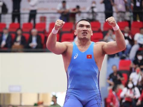 Dàn hot girl Việt Nam Lào khoe sắc thót tim xem võ sĩ Taekwondo