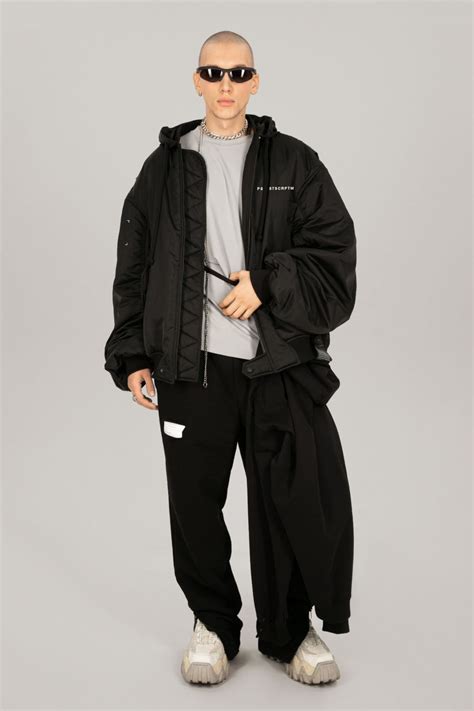 Купить Оверсайз бомбер, цены в официальном интернет-магазине ...