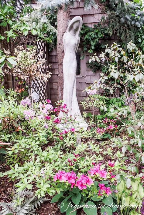 garden art ideas    garden decor  yard art  beautify