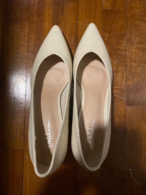 D AF Nude Low Heels EU 37 Women S Fashion Footwear Heels On Carousell