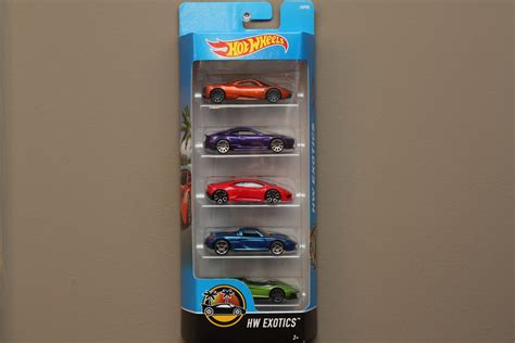 Hot Wheels 2017 5 Packs HW Exotics Pagani Aston Martin Lamborghini Porsche