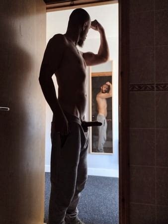 Posing Nude In Doorway Pics XHamster