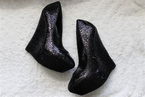 ILoveSexy.com Pleaser Black Glitter Wedges - Review | XO | Noelle