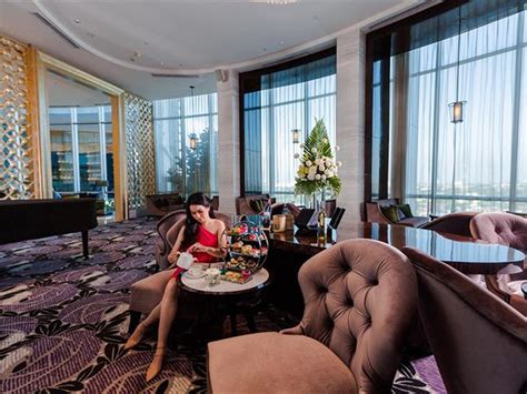 The Lounge Hotel Ciputra World Surabaya